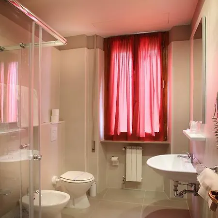 Ariston Hotel 4*