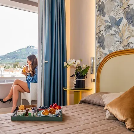 Hotel Ariston 4*