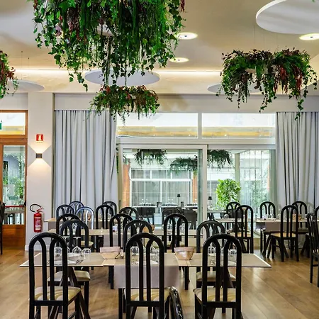 Ariston & Hotel 4*