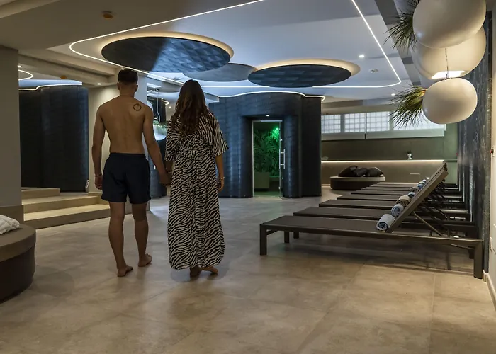 Ξενοδοχείο Ariston & 4*