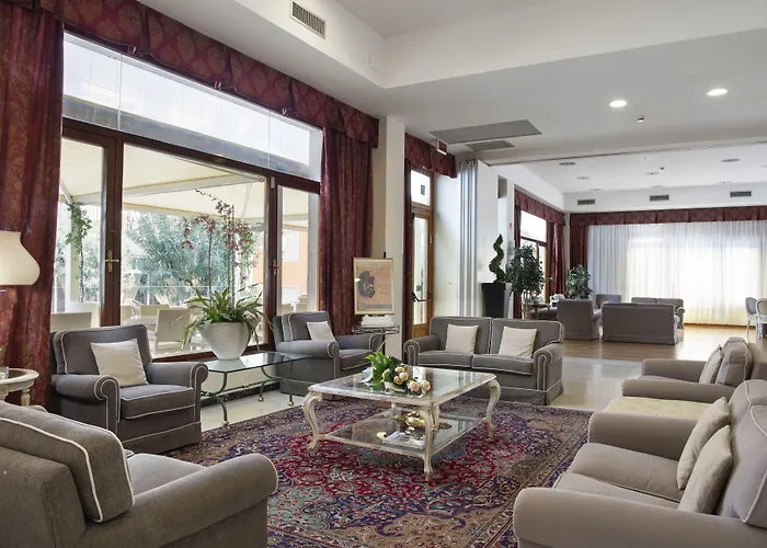 Hotel Ariston & 4*