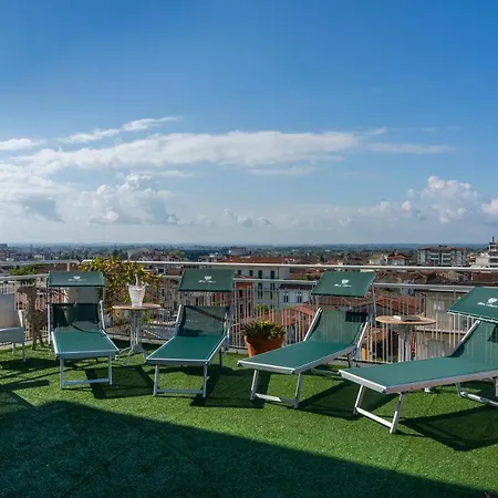 Ariston & Hotell 4*