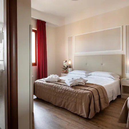 Ariston & Hotell 4*
