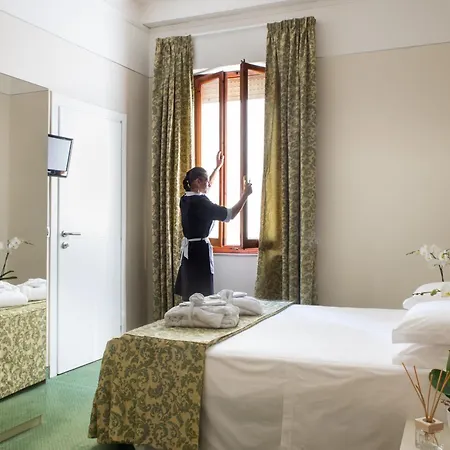 Hotell Ariston & 4*