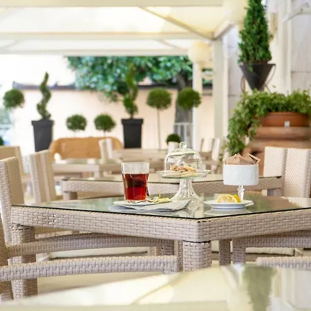 Ariston & Hotell